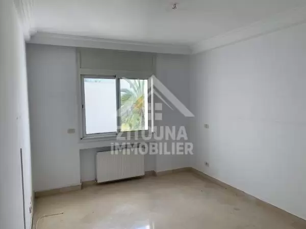 appartement luxueux à louer à la marsa
