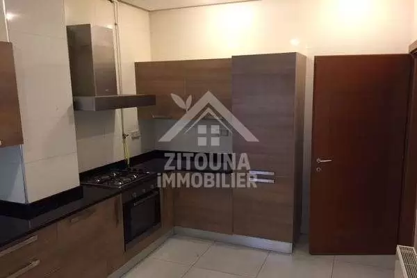 un bel appartement à louer à La Marsa les pins (3071)