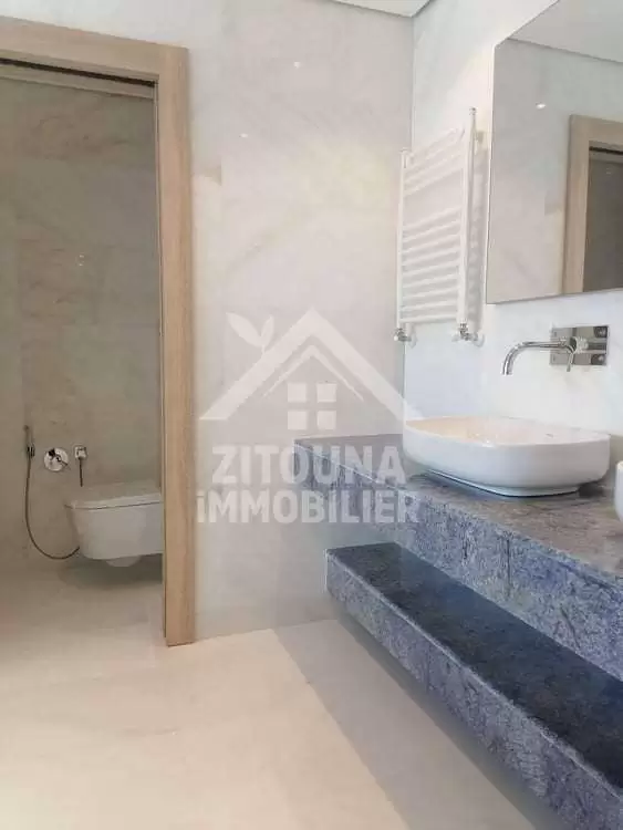 A vendre un magnifique appartement S2 à Gammarth