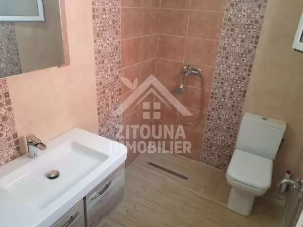 A louer un bel appartement à gammarth village (4118)