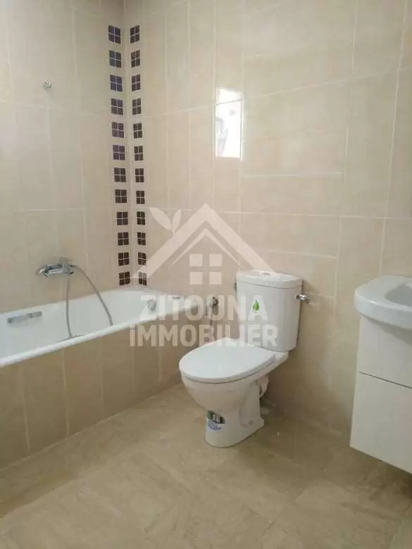À vendre beau duplex à la Soukra