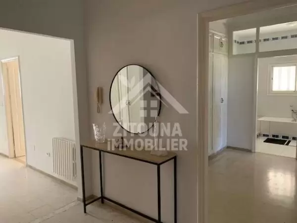 A louer un etage de villa à la marsa lahwach (4124)