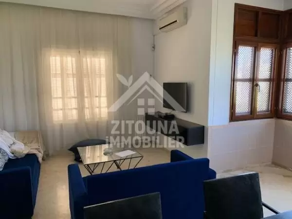 A louer un etage de villa à la marsa lahwach (4124)