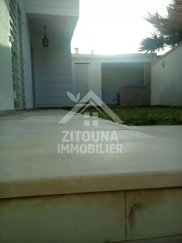A louer une charmante villa avec piscine à yasmine hammamet (4126)