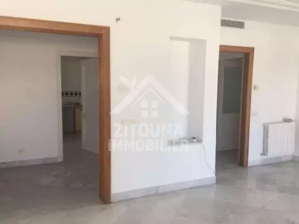 Un bel appartement à la marsa plage avec vue mer