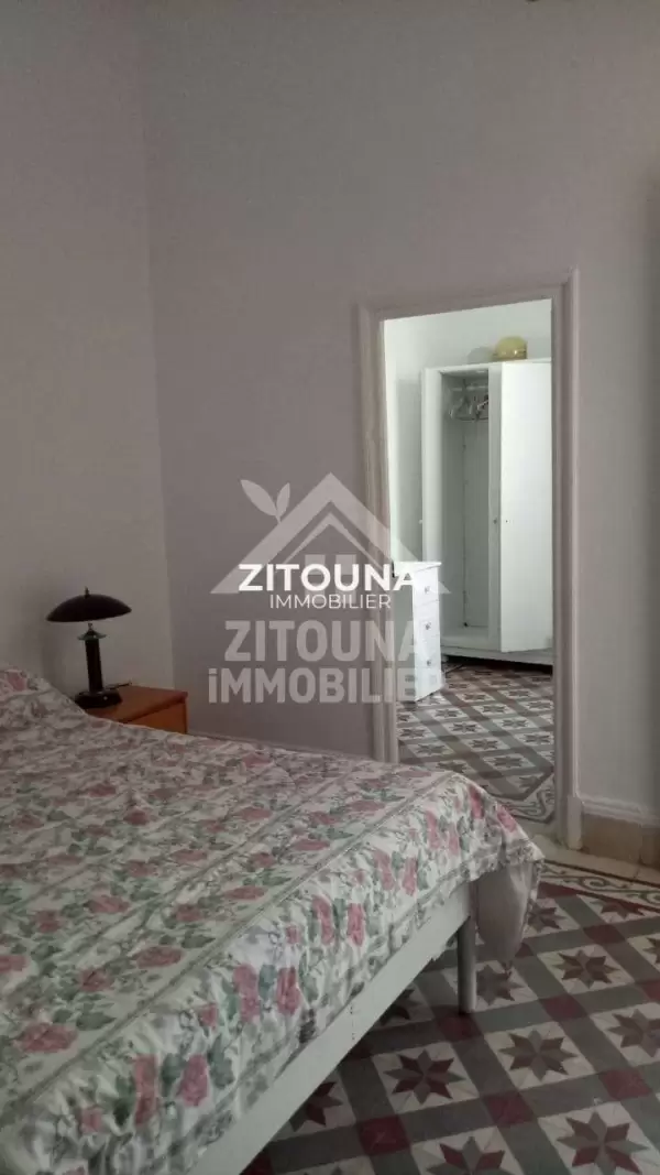 A louer un bel appartement meublé à la marsa plage (4137)