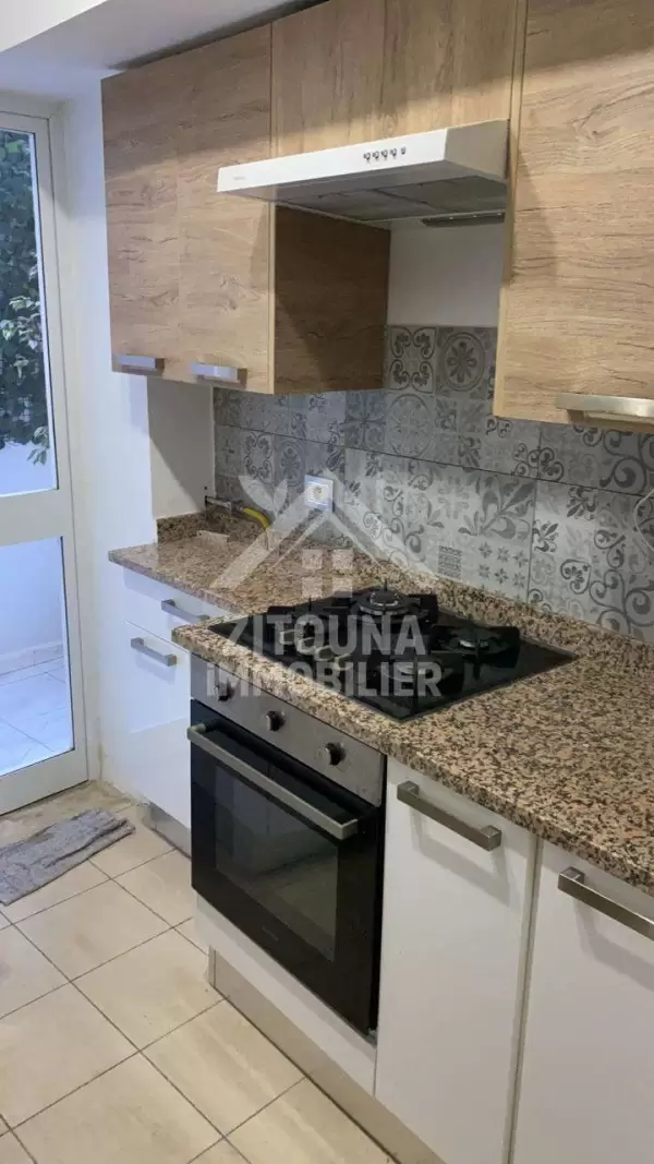 A louer un bel appartement meublé à la marsa plage (4141)