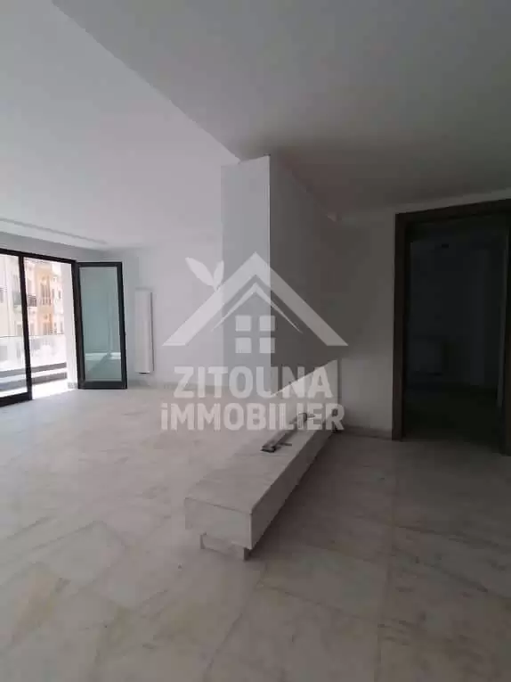 À vendre un magnifique appartement S4 au lac2