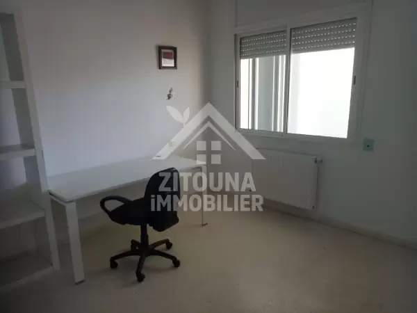 A louer un bel appartement meublé à la Marsa plage (4150)
