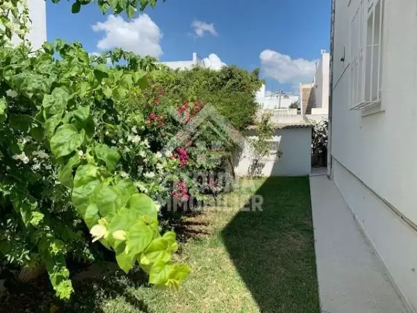 A louer une belle villa avec un grand jardin à cité les pins (4157)
