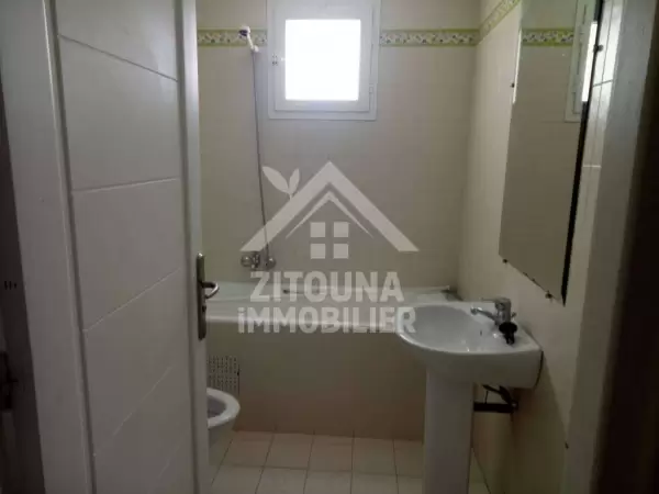 A louer un très bel appartement avec vue sur mer à la marsa plage (169)