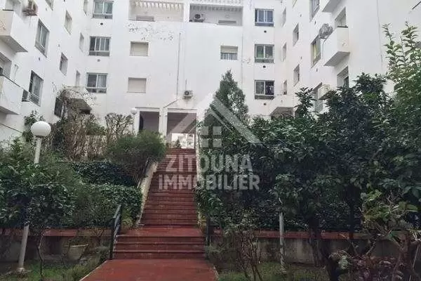 A vendre un appartement à Cité Nasr, Tunisie