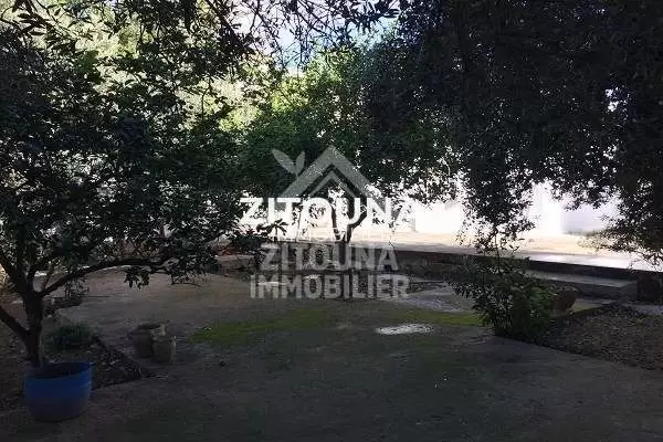 A vendre une villa à la Soukra