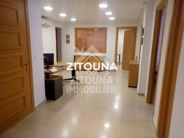 A Vendre un bel appartement à Marsa ville (4184)