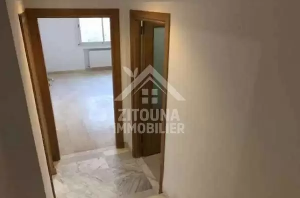 A vendre un bel appartement à Jardins De Carthage 2972