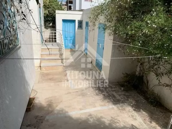 A vendre une villa de 450 m2 à Ain Zaghouen