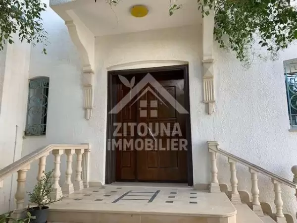 A vendre une villa de 450 m2 à Ain Zaghouen