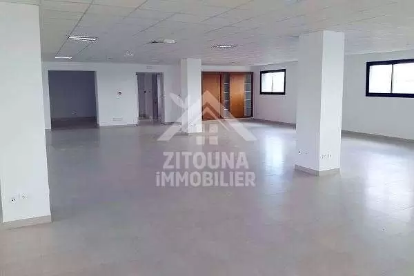 A louer 1er et 2ème étages dans un bâtiment mixte R 2 à Le Kram 2950