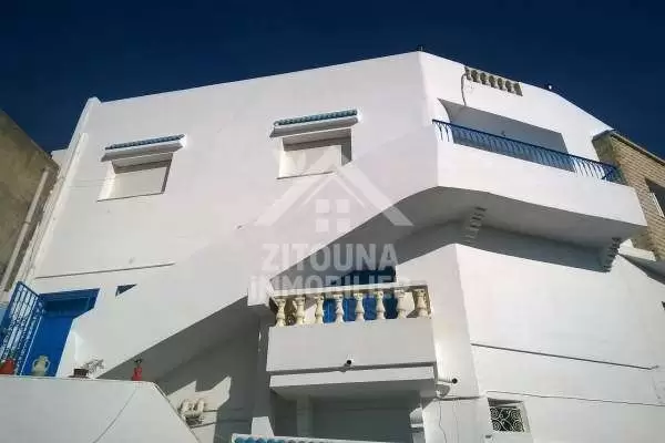 A louer un étage de villa à Amilcar 2939