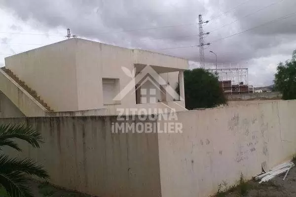 Un Entrepôt à louer à El Fahs