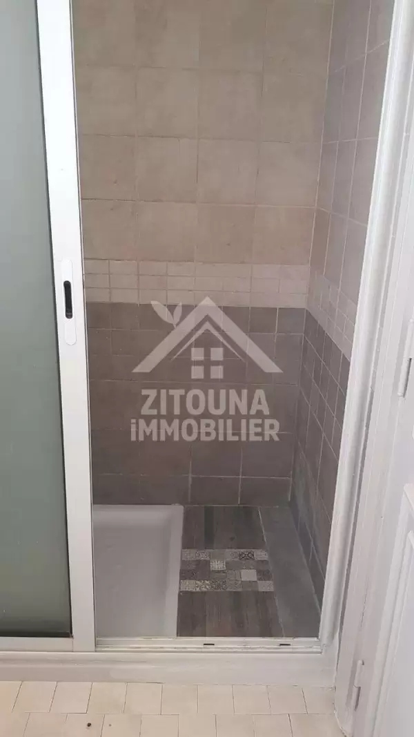 A louer un appartement s 1 à cité les pins