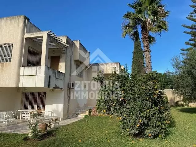 A vendre une belle villa à la Soukra