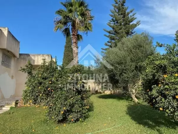 A vendre une belle villa à la Soukra