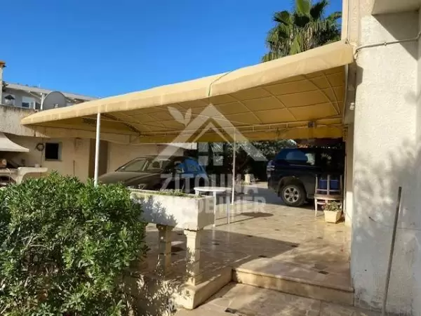 A vendre une belle villa à la Soukra