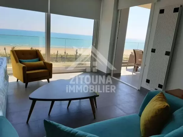 A louer un appartement de trés grand luxe avec vue sur mer (4229)