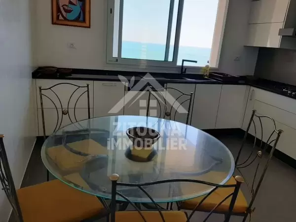 A louer un appartement de trés grand luxe avec vue sur mer (4229)