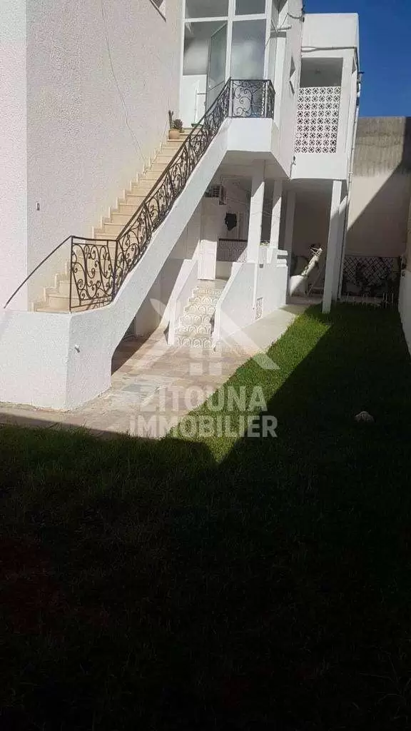 A louer un bel étage de villa à La Marsa Stade 4230