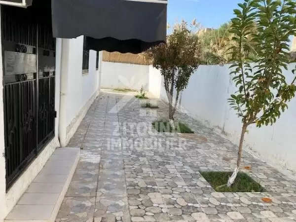 A louer une belle villa à Gammarth village 4231