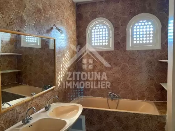 a louer un beau duplex à la marsa