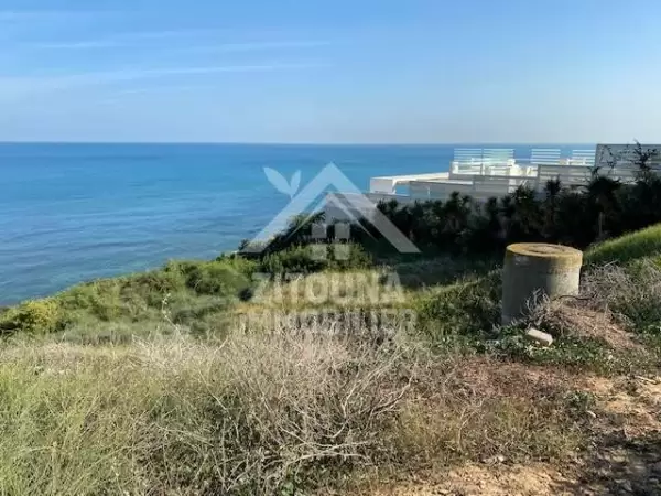 à vendre un terrain pied dans l'eau proche de la Marina de Gammarth 4239