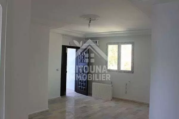 A louer un bel appartement à Ain Zaghouan (AS2895)