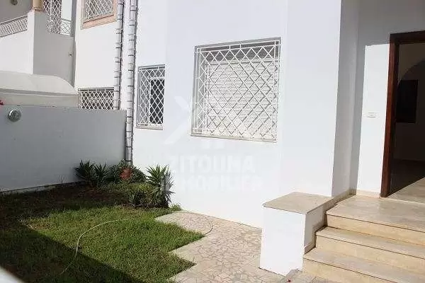 A louer un beau duplex à Gammarth ( AS2893 )