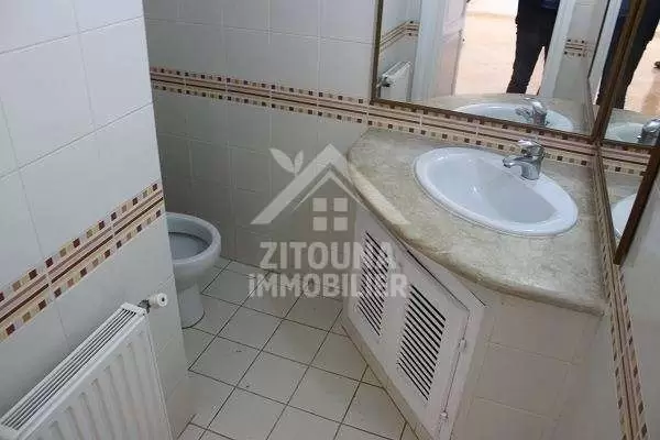 A louer un beau duplex à Gammarth ( AS2893 )