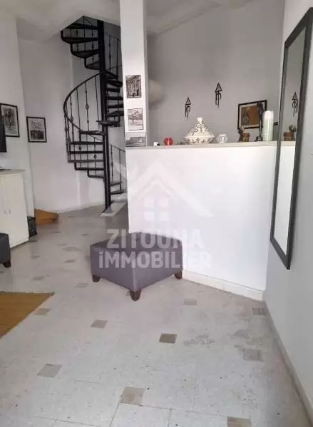 A louer un beau duplex situé au RDC à La Marsa ville