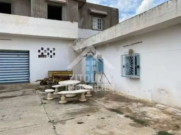 Une ferme de 1400 m² à vendre à Mornag