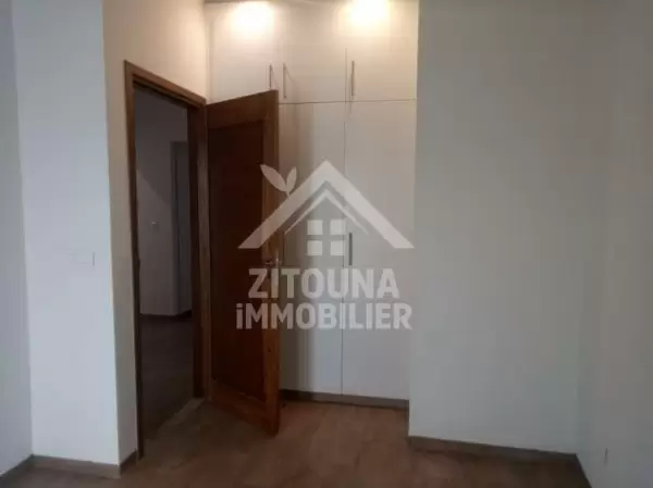 A louer un bel appartement à la Marsa(4247)