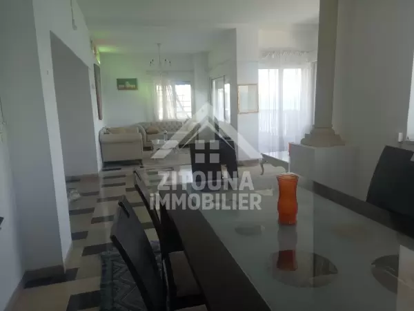 A louer une belle villa de charme pied dans l'eau à la Marsa corniche