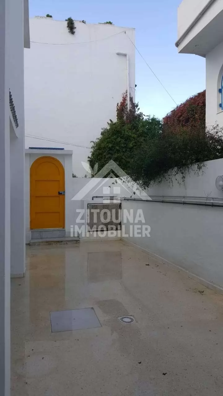 A louer un bel appartement à deux pas de la Mer à la Marsa