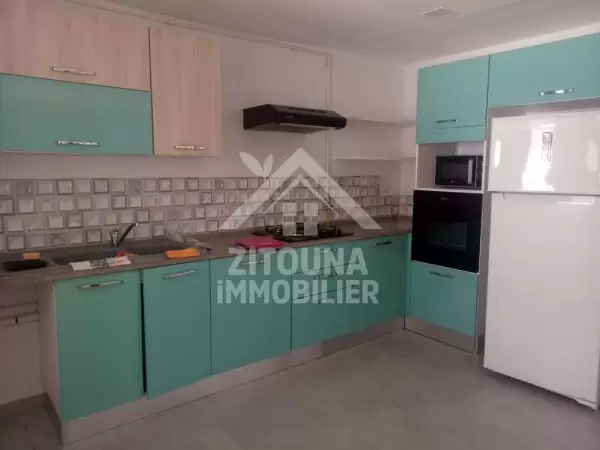 A louer un bel appartement à deux pas de la Mer à la Marsa