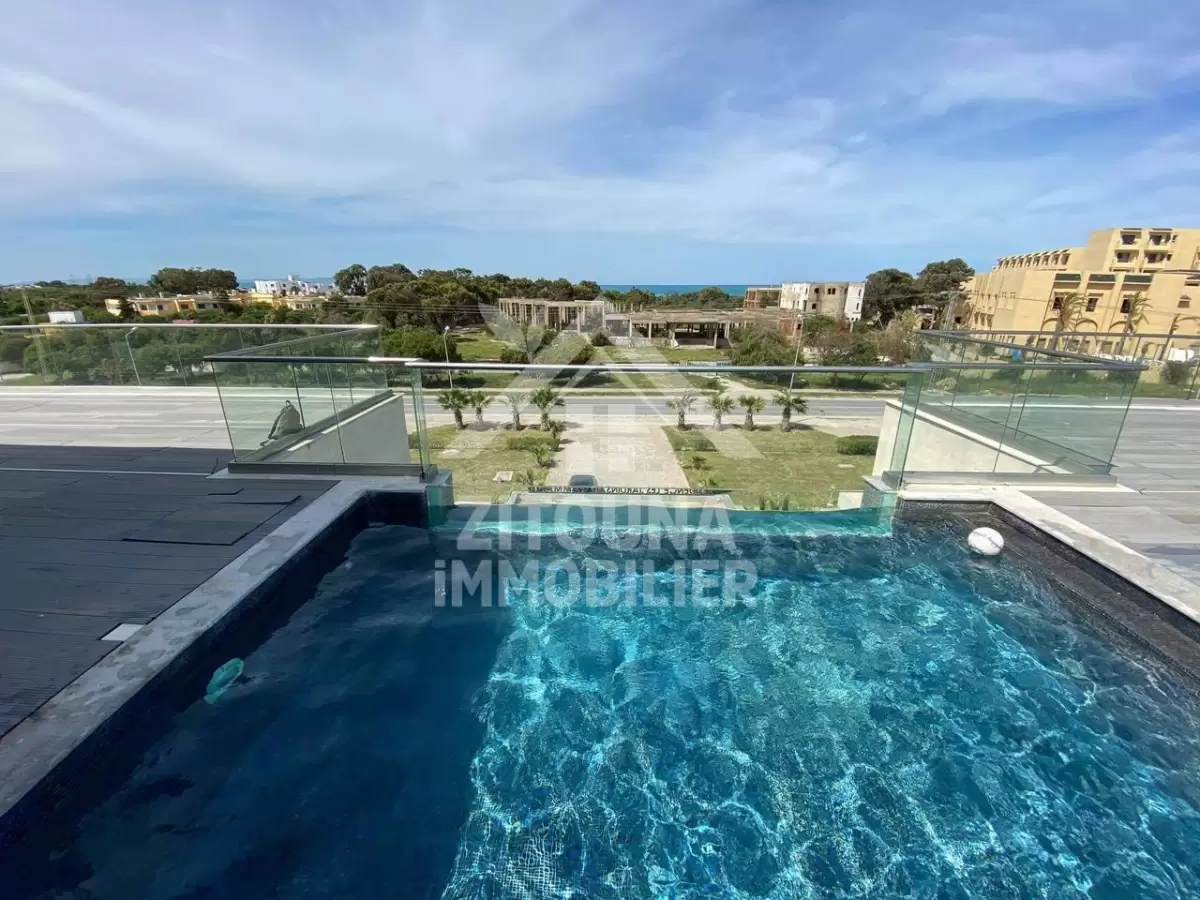 A vendre un Penthouse avec piscine et ascenseur à Gammarth