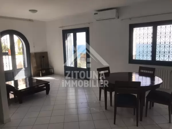 A louer un beau duplex avec vue sur mer au Golden tulip