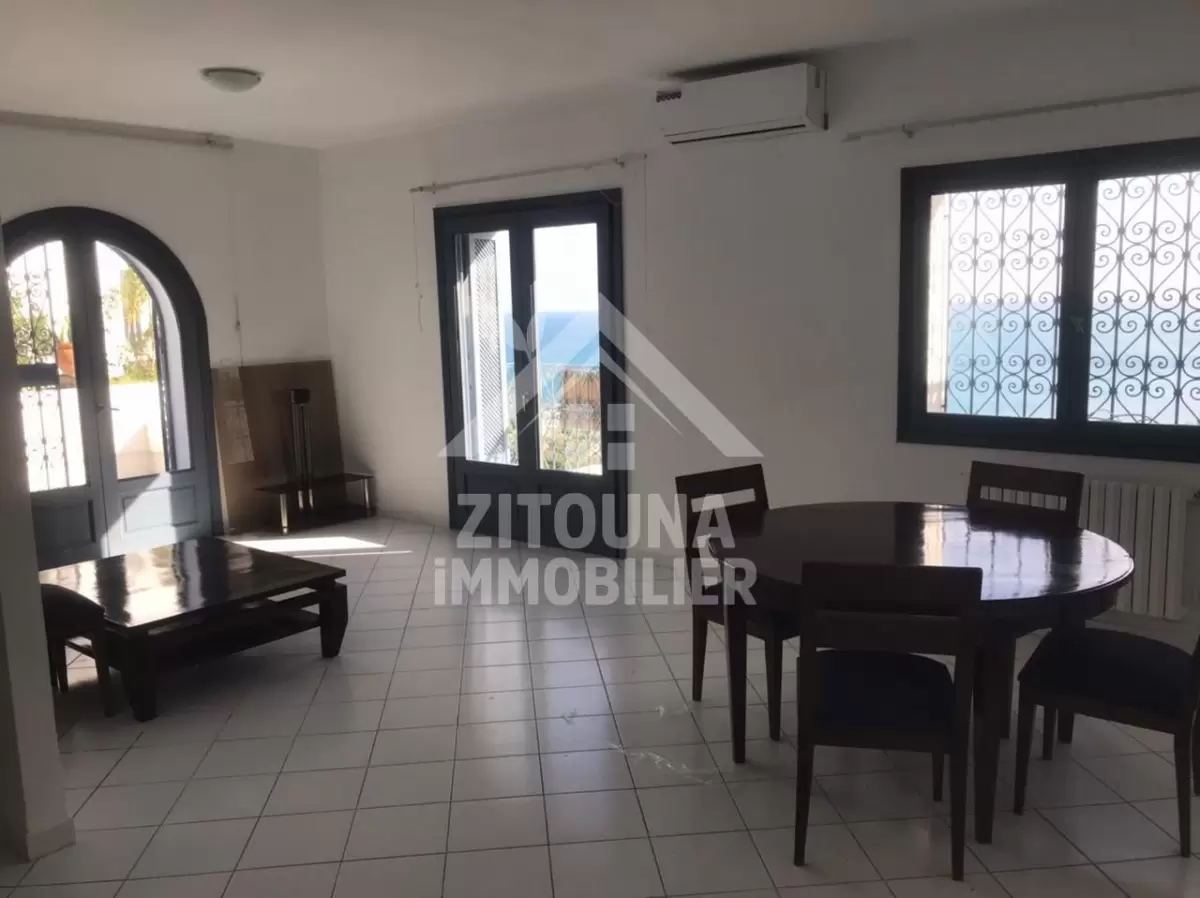 A louer un beau duplex avec vue sur mer au Golden tulip