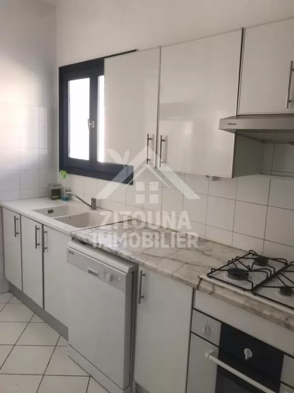 A louer un beau duplex avec vue sur mer au Golden tulip