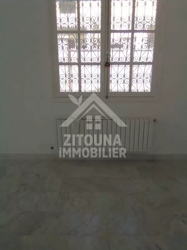 A louer un beau duplex à la Marsa