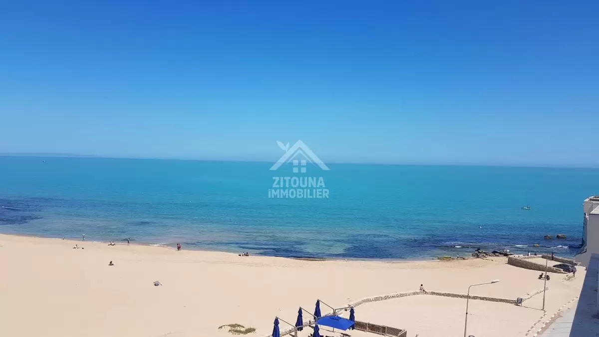 A louer un bel appartement avec vue mer à la Marsa corniche