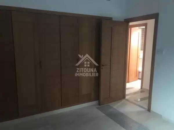 A louer un appartement S+2 avec un grand jardin au berges du lac 2